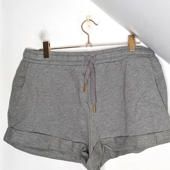WEWOREWHAT Heather Grey Pull On Sweat Short Cotton Blend Lilac NEW Size L - Picture 1 of 6